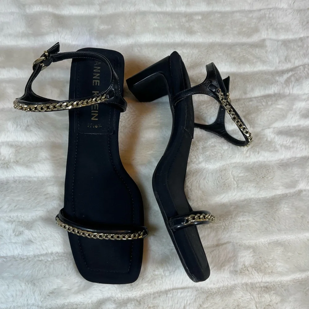 Anne Klein W9 iFlex Jelina Square Toe Summer Fall Chain Accent Black Gold Heels
